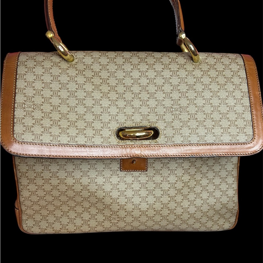 CELINE Kelly Macadam Pattern Elegant Tan and Brown Handbag, Pre-loved. - Picture 7 of 15